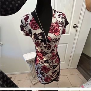 *Almost Famous:Burgundy, Black, & White Floral Dress Med NWOT easter